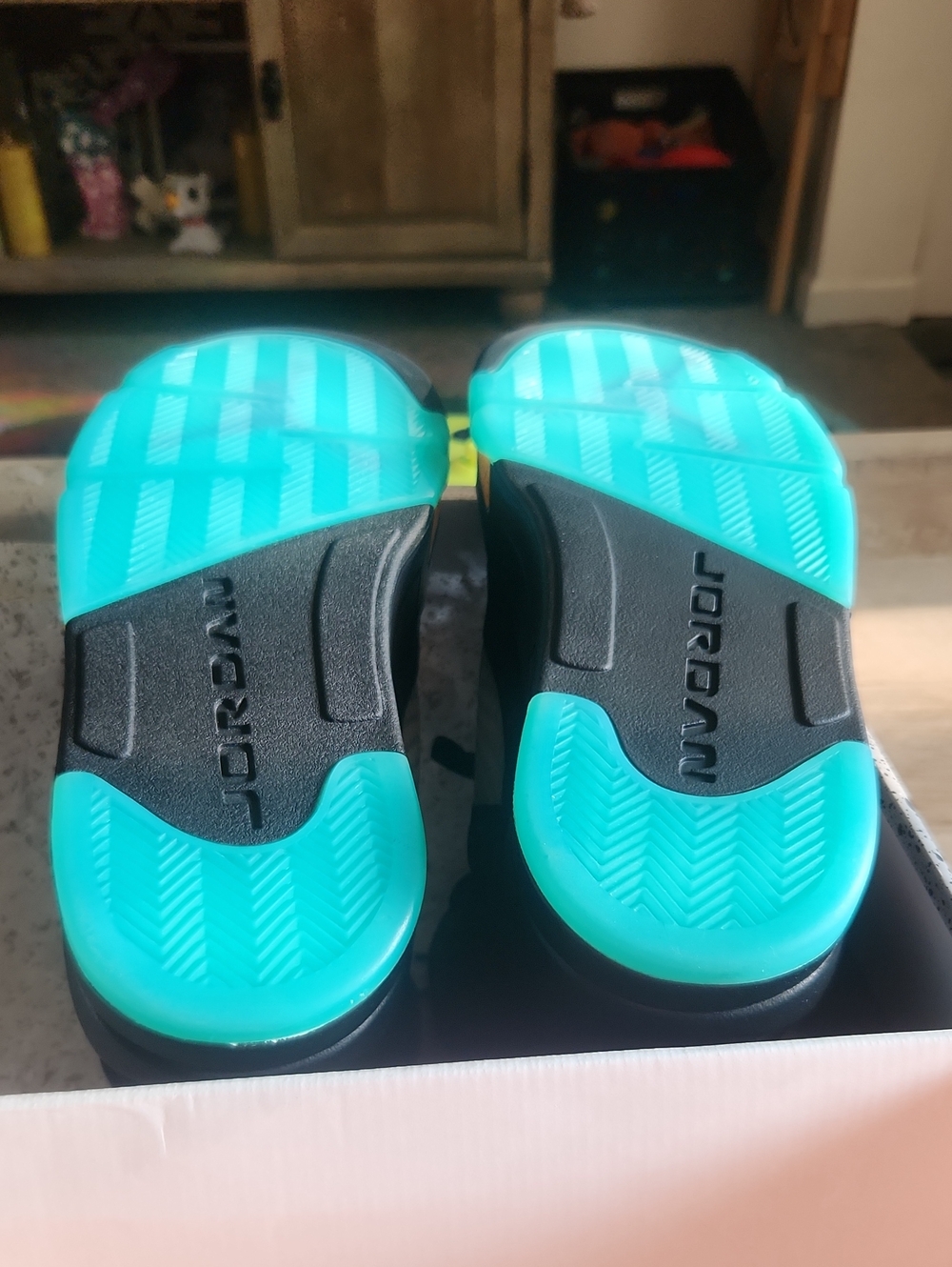 Jordan Retro 5 Sneakers in Black with Teal and Yellow Accents - Picture 6 of 6